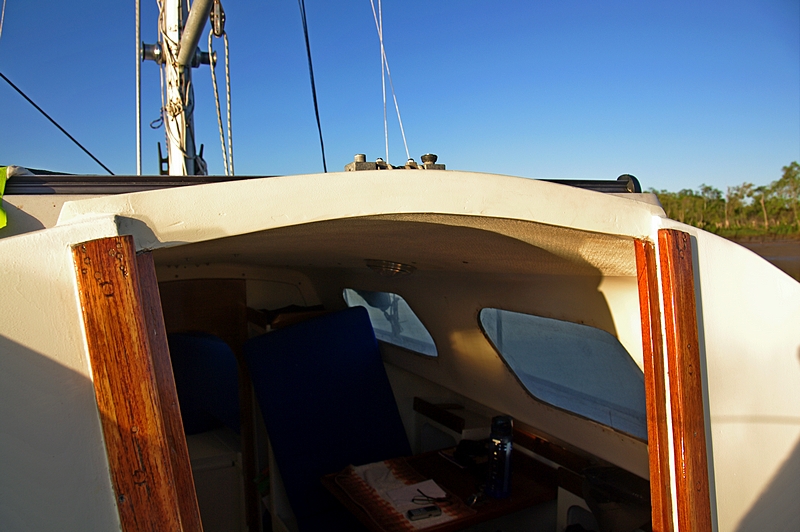 companionway05.jpg